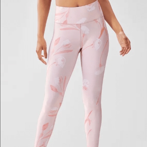Fabletics Salar Powerflex Capri Legging Light Pink Floral Size Medium - Picture 1 of 2